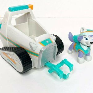 Spin Master Paw Patrol Everest's Rescue Snowmobile Vehicle and Dog